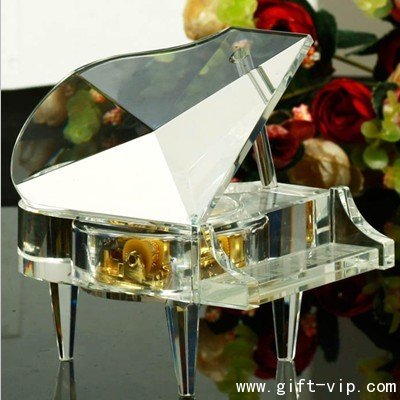 我表弟要結(jié)婚，送什么禮物好？